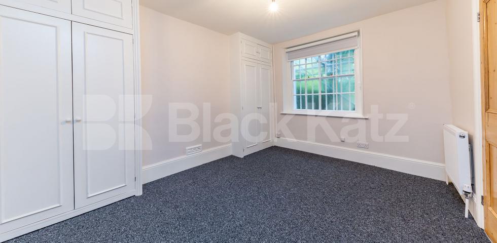 			GARDEN FLAT MINS TO REGENTS PARK!, 2 Bedroom, 1 bath, 1 reception Flat			 Gloucester Crescent, REGENTS PARK/CAMDEN 